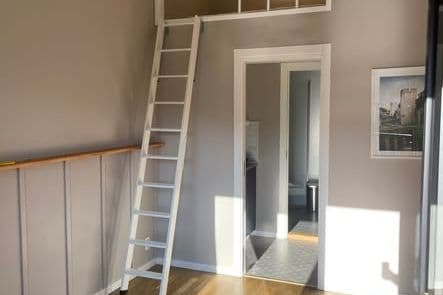 1:a hand i Vallastaden – allt ingår