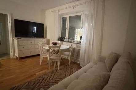 Möblerad etta i Vasastaden, Linköping